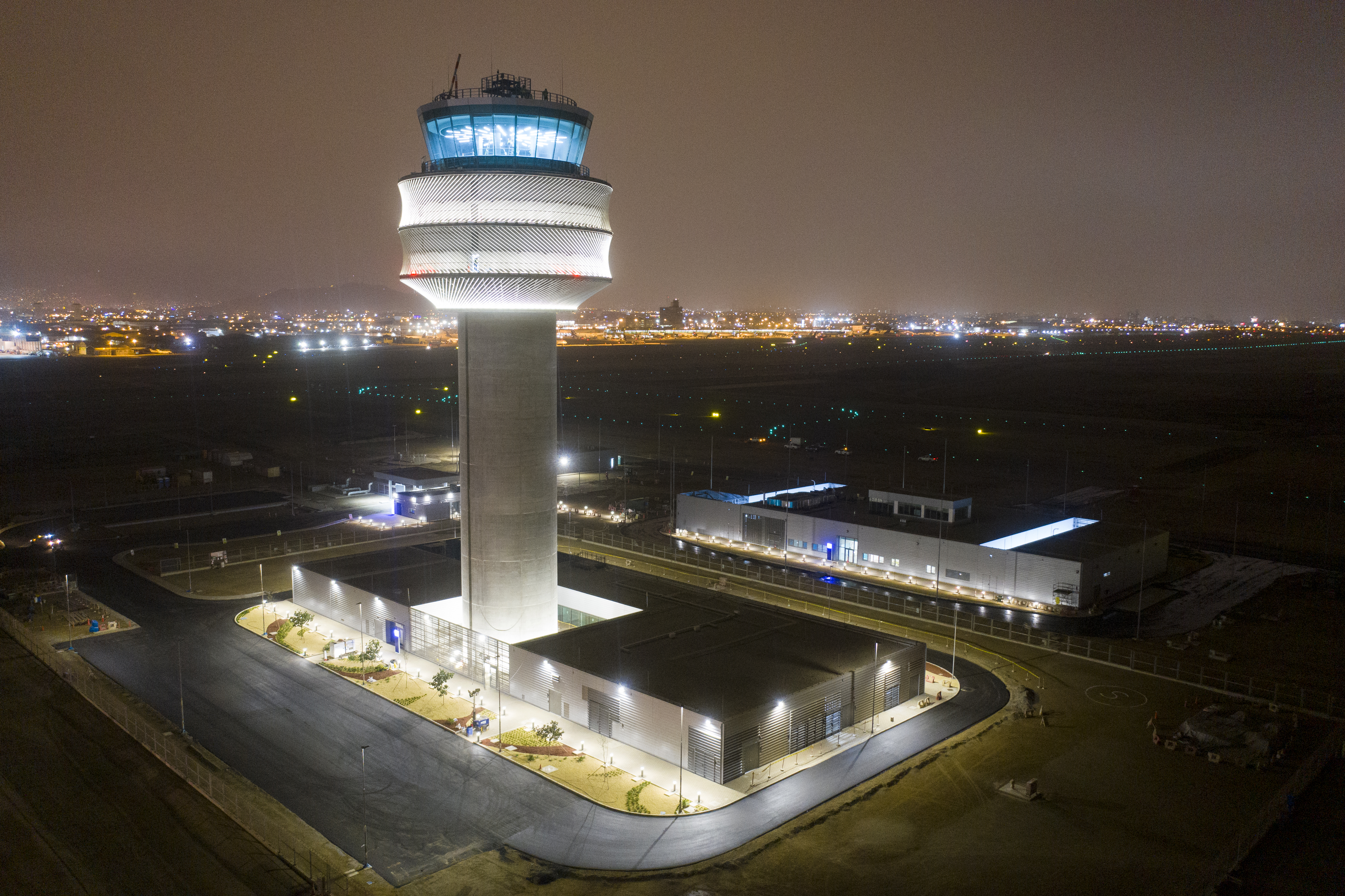 The new control tower of the Jorge Chávez airport will come into operation in January 2023.